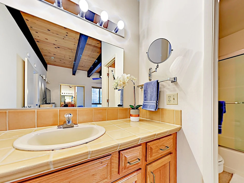 Sunny Unit 13 - 3 Br Condo