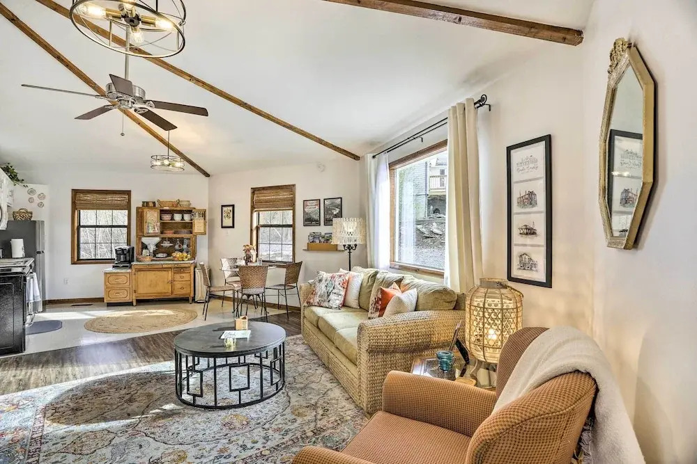 Picturesque Cottage in the Heart of Trenton