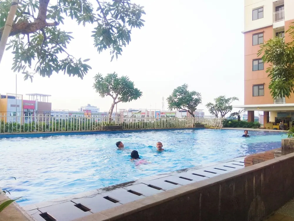Cozy Living and Comfortable 2BR at Lagoon Bekasi Town Square Apartment By Travelio