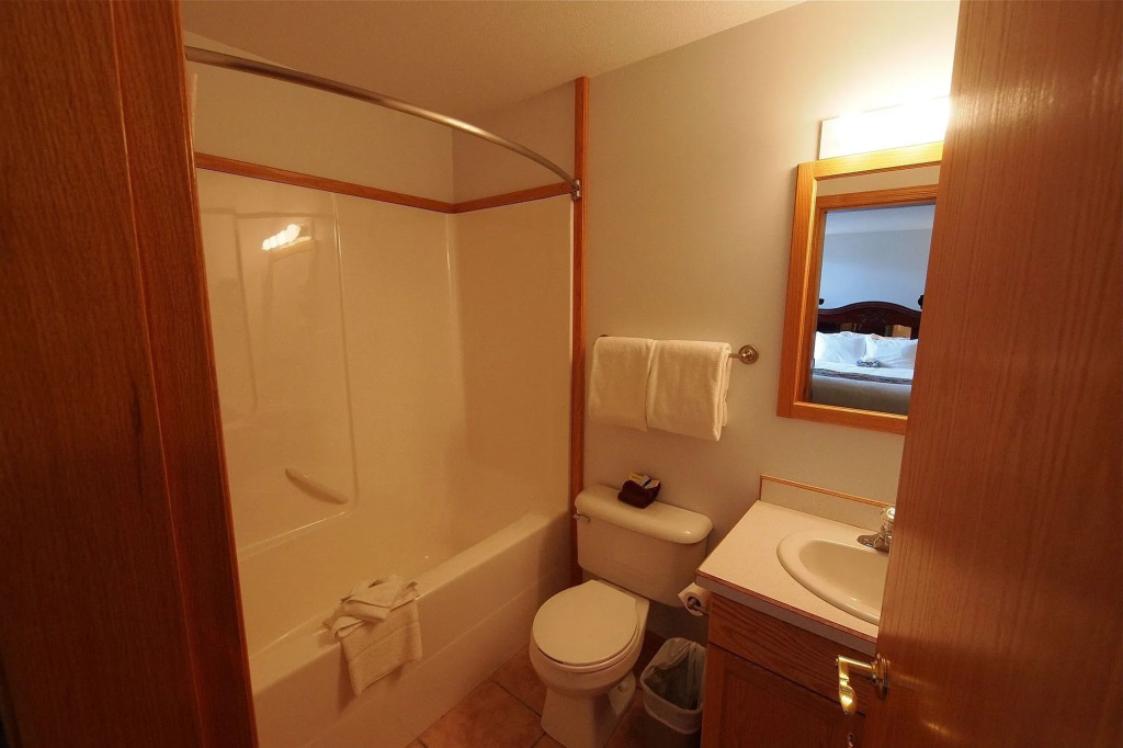 Executive House Suites Hotel & Conference Centre