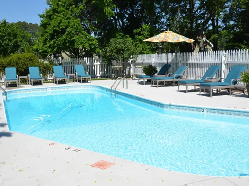 Inn at Huntingfield Creek