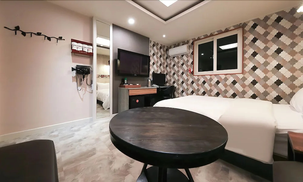 Cheongju Tomato Hotel