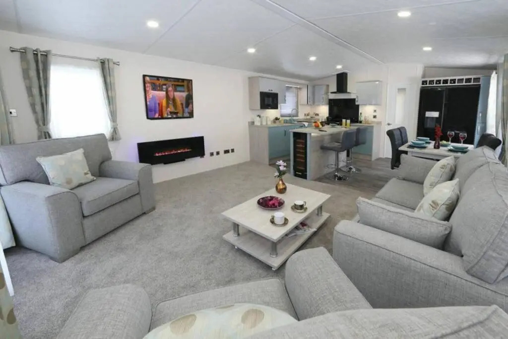 Superior 6 Berth Holiday Home in Suffolk,