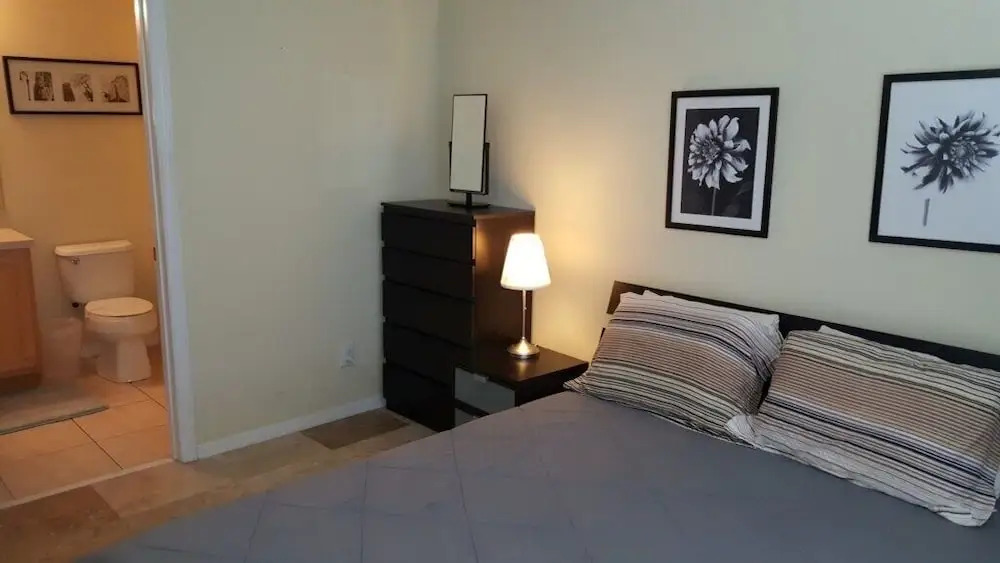 Escape To A 4br, 3ba W/recreation Room 4 Bedroom Villa by Redawning