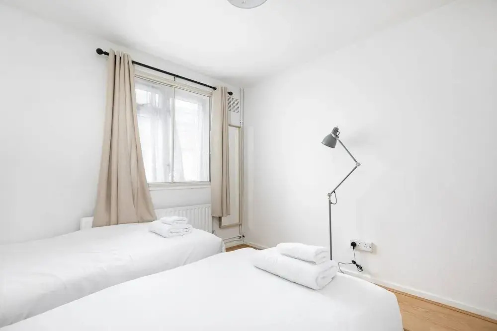 Modern Spacious Home In Well Connected Hammersmith