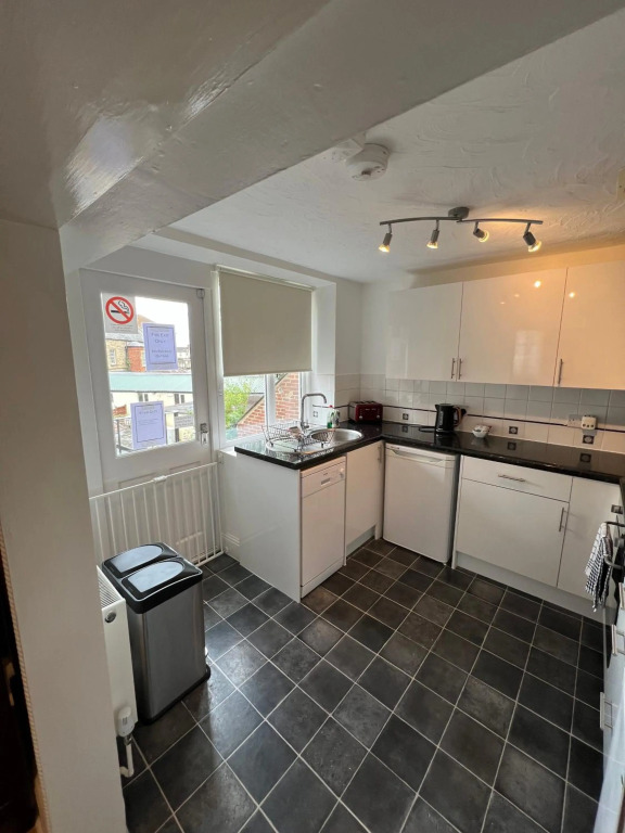 Stylish 2 Bedroom Apartment Yeovil Town Centre