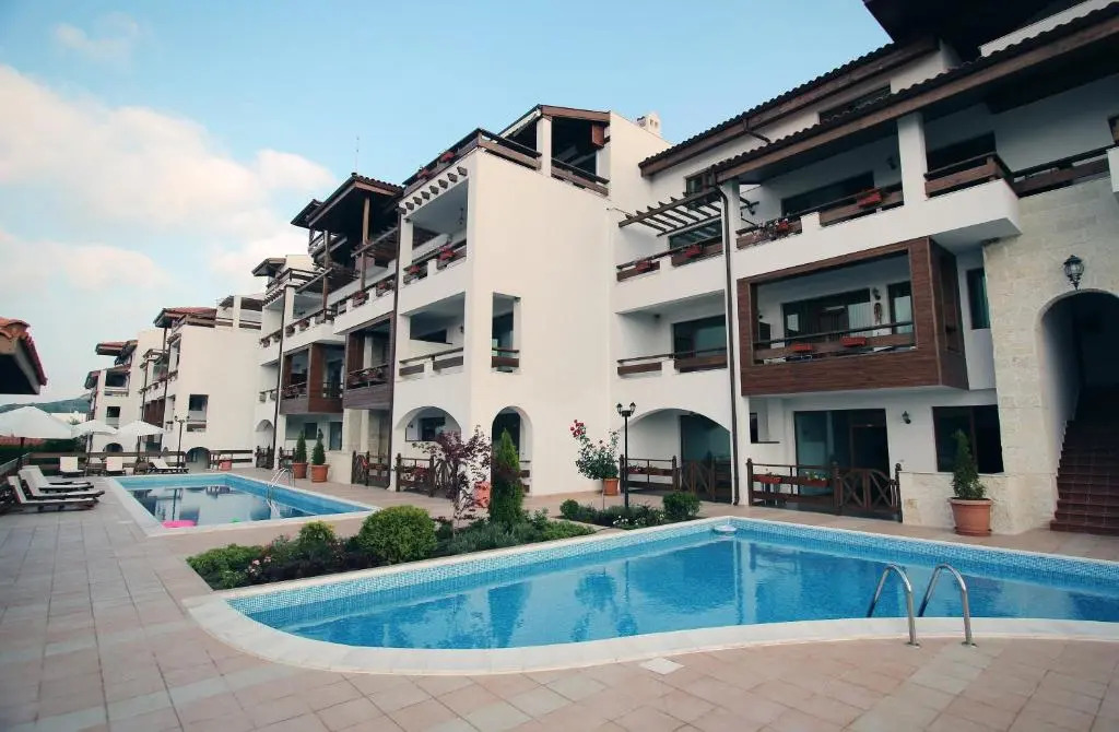 White Coast Beach Apartments