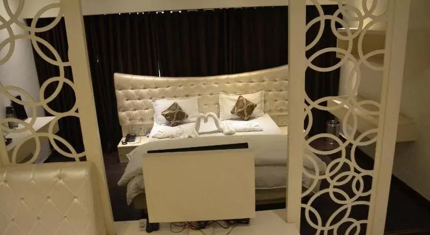Hotel Aroma Inn
