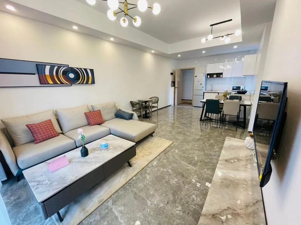Elizabeth Golf Apartment