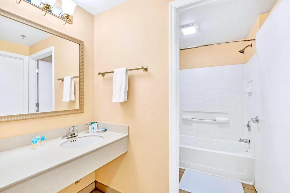 1BR Suite With BBQ Pool Hot Tub - Near Disney