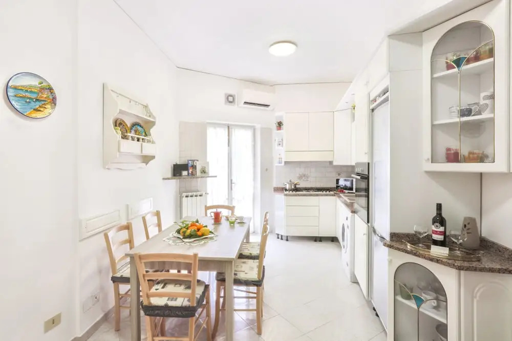 Modern Apartment with Terrace, Swimming Pool&Tennis