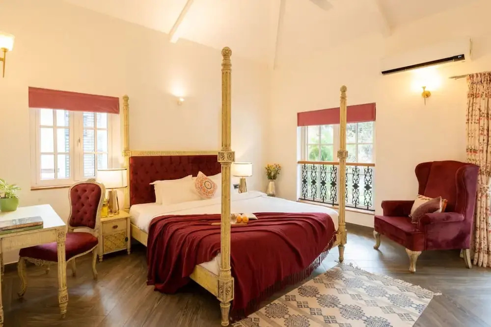 Villa Bauhinia - 5bhk With Pool 10 Mins to Beach