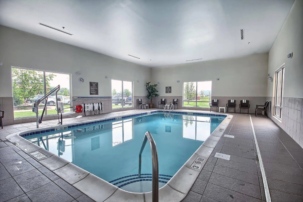 Holiday Inn Express & Suites Salem by IHG
