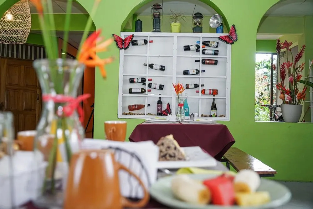Hotel Roble Viejo