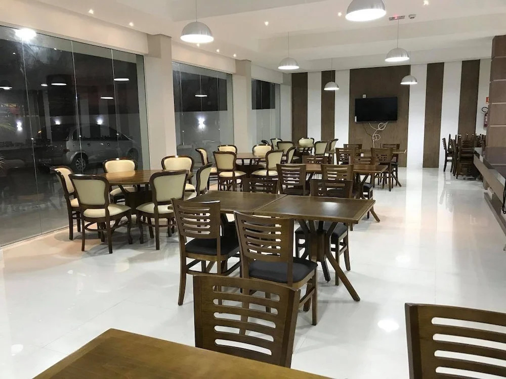 Confort Fronteira Hotel