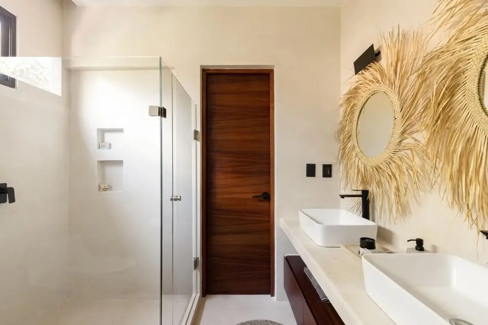 Stylish 2 Level 3 BR Penthouse Stunning Design Private Pool Sun Deck Best Wifi