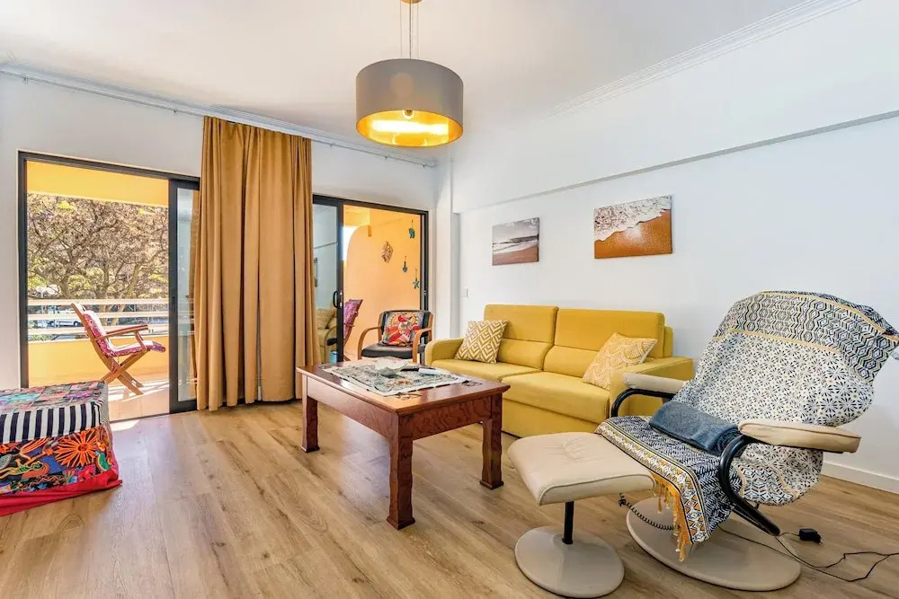 2 Bed-sleeps 4-vilamoura Beach-pool-spa-balcony