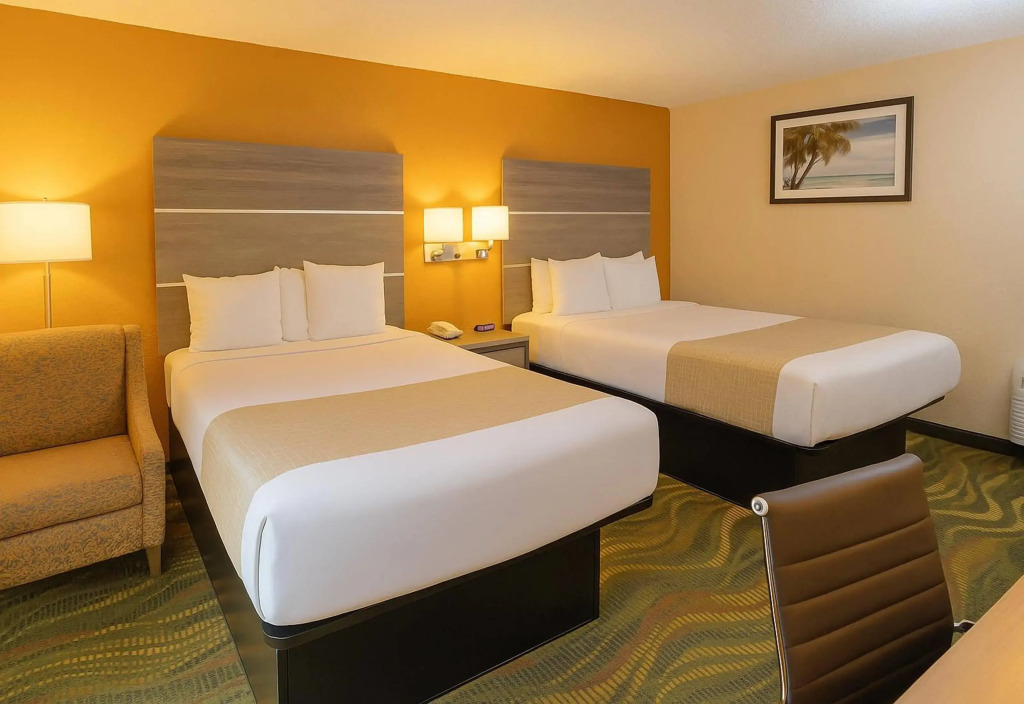 Travelodge by Wyndham Muskegon