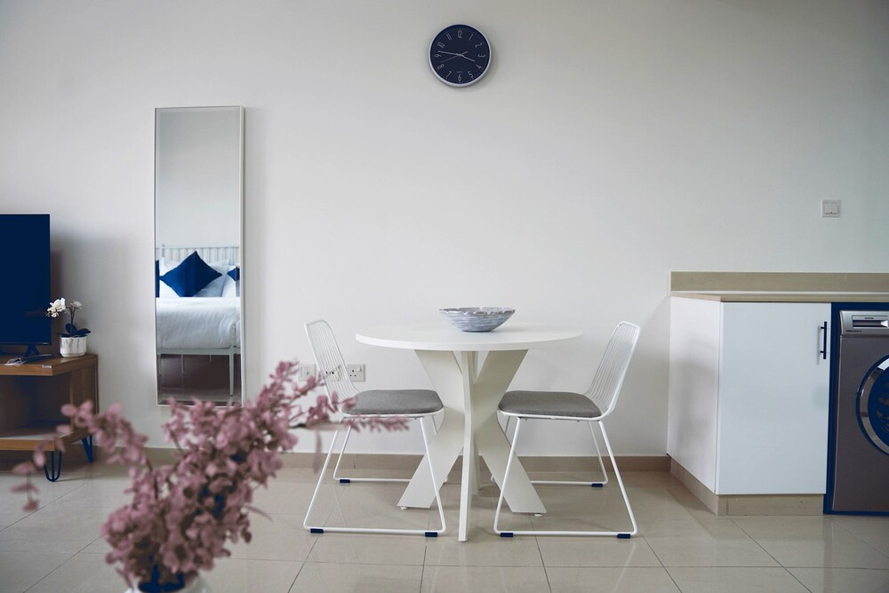 Stunning Sea View Apt. With Balcony - RAK