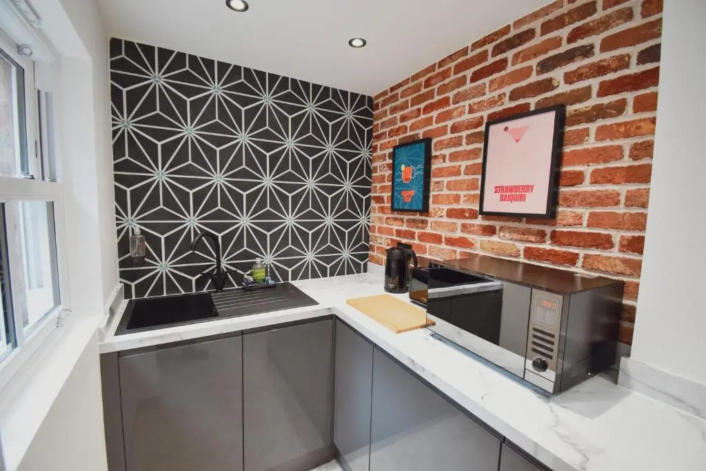 Central Stays - Luxury 3 Bedroom House in Central Chester SLEEPS 6