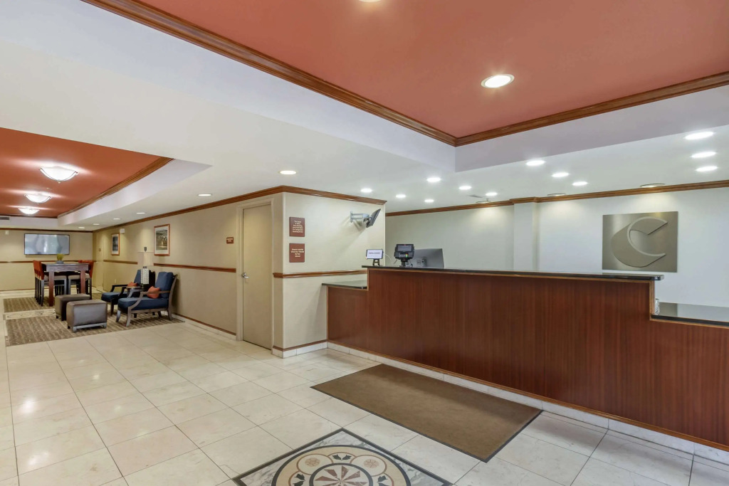 Comfort Inn & Suites Charleston Airport Convention Center