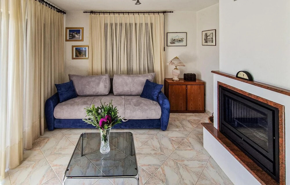 1 Bedroom Stunning Home In Marcana