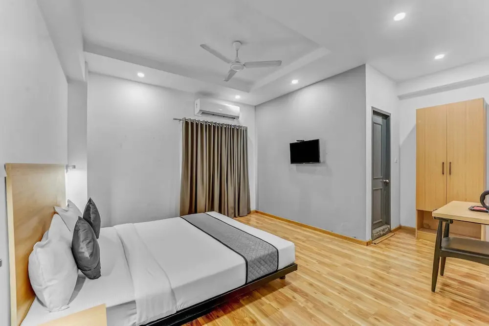UPAR Hotels Nungambakkam Nearby US Consulate Apollo hospital Sankara Nethralaya