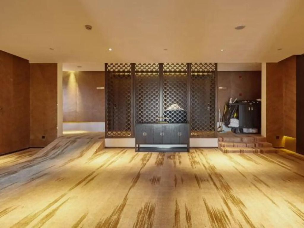 Chongming Dongtan Yue Hotel (Chenjia Town Dongtan Business Plaza)