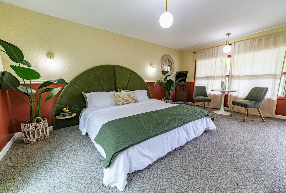 The Springs Motel
