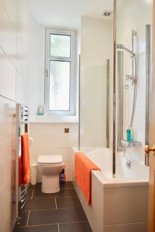 2 Bedroom Morningside Flat