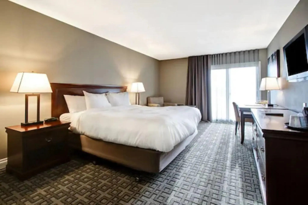 Waterloo Inn Conference Hotel