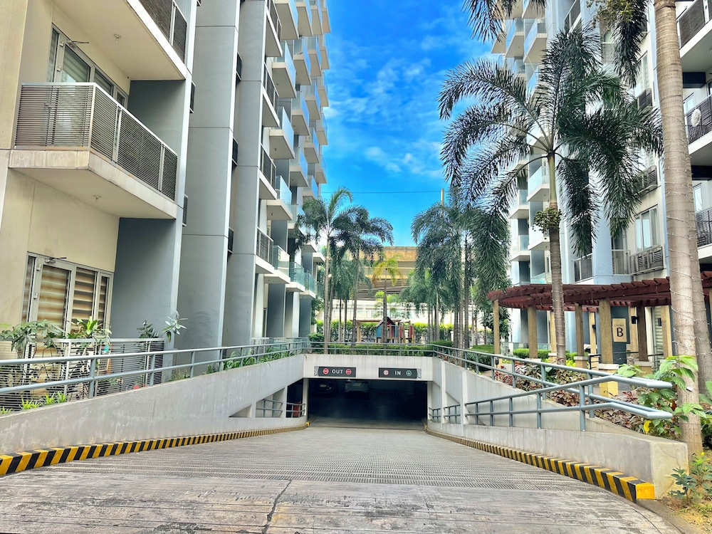 Golden Palm at One Palm Tree Villas