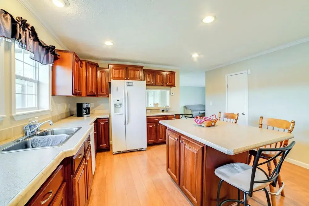 Walk to Ohio River: Golconda Home w/ Water Views!
