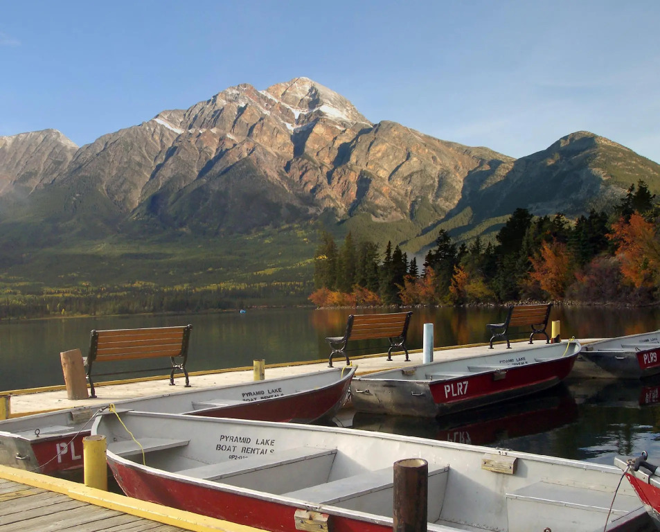 Pyramid Lake Lodge