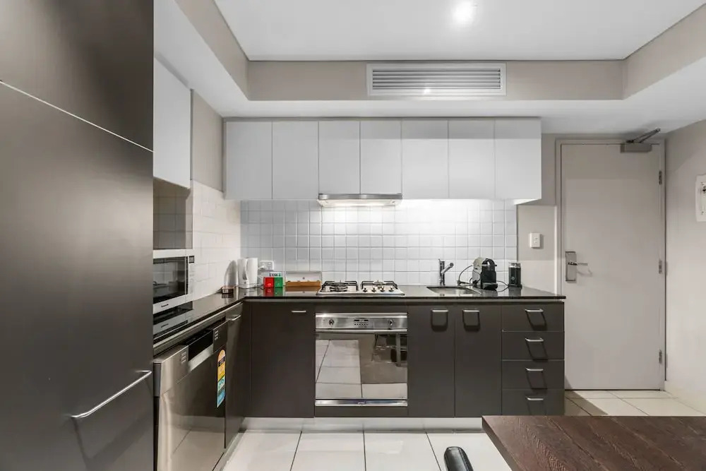 2-bed City Retreat With Gym and Pool Access