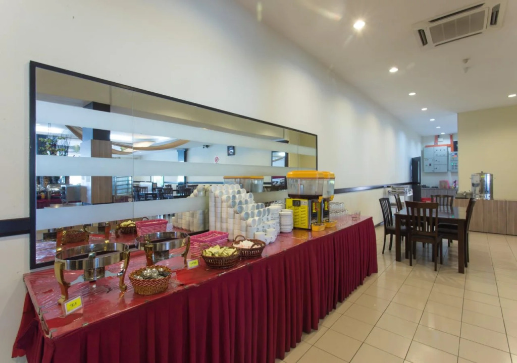 World Youth Hotel