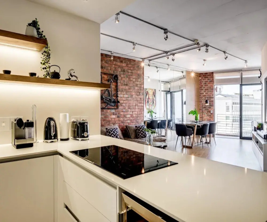 702 Metropolitan in Cape Town