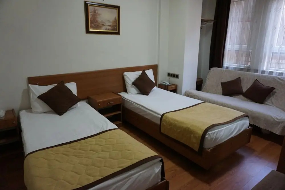 Nora Otel