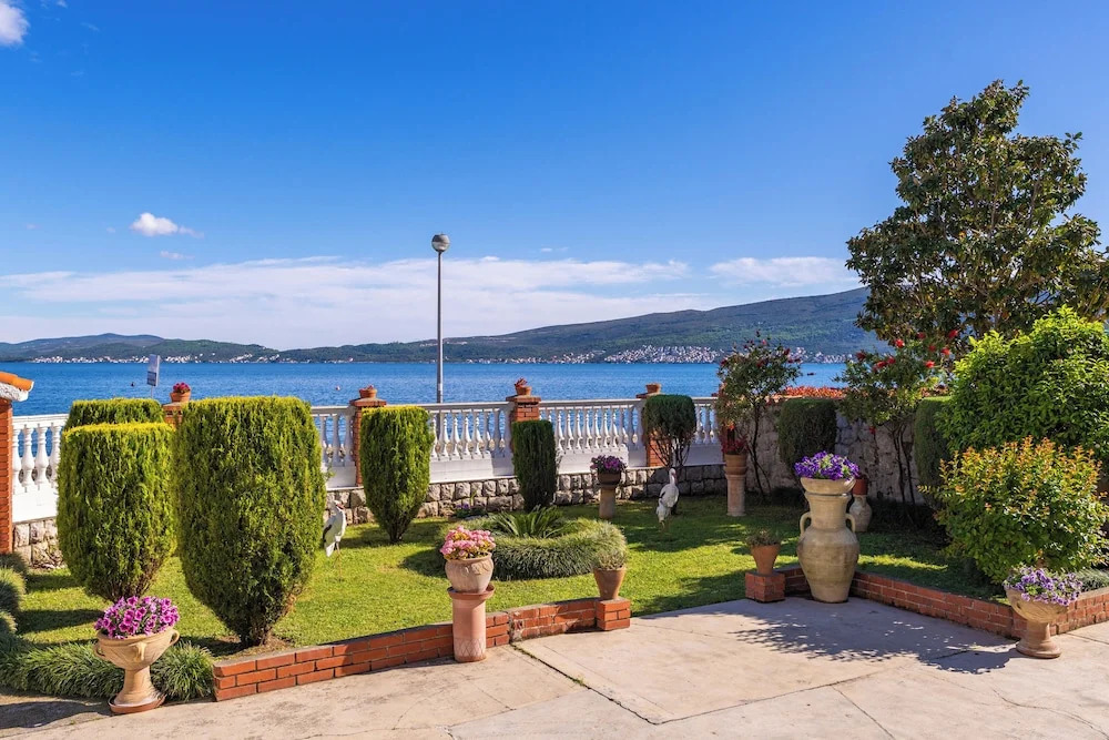 Seafront Haven Darka