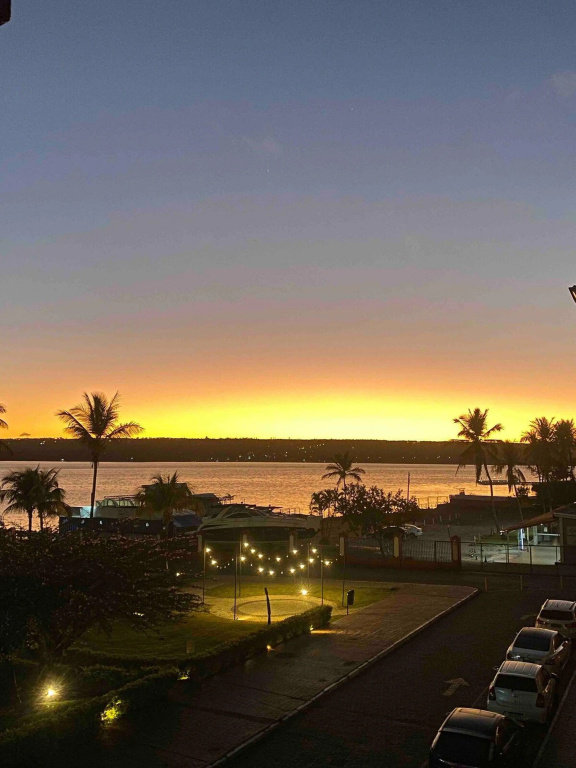 Luxuoso Flat em resort vista incrível para o Lago