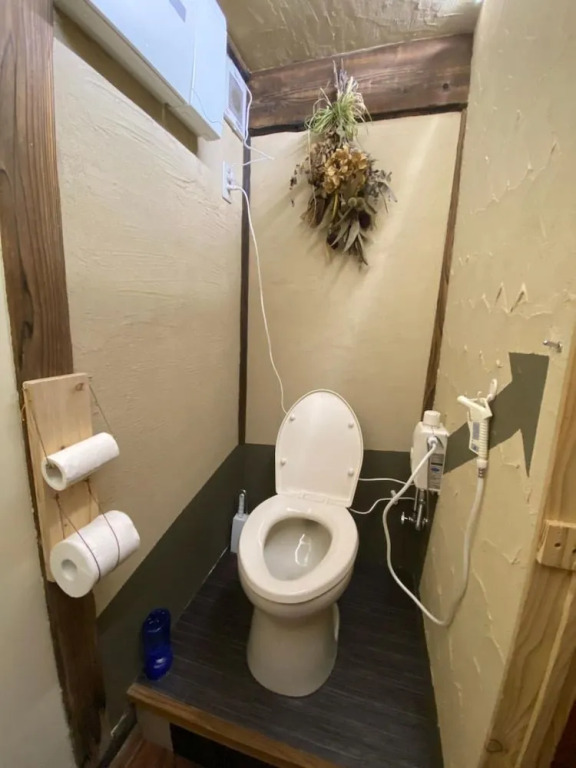 GLAMPiC GUESTHOUSE