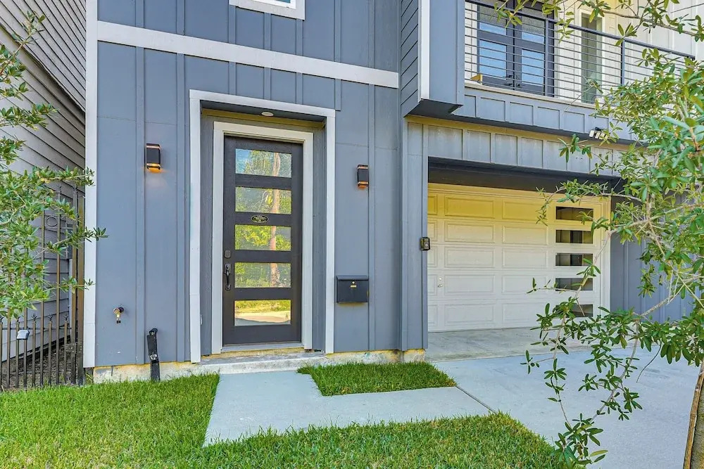 Sleek, Mod, Luxe: Soccer Fan Home Base in Houston