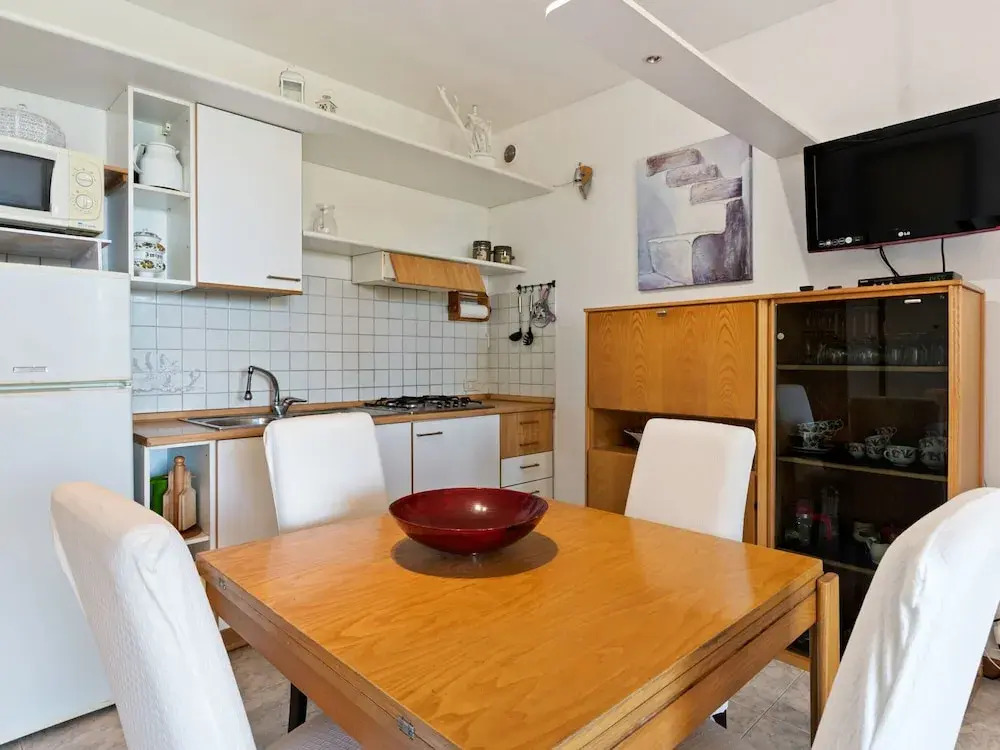 Apartment in Lazise With Lake View & Pool