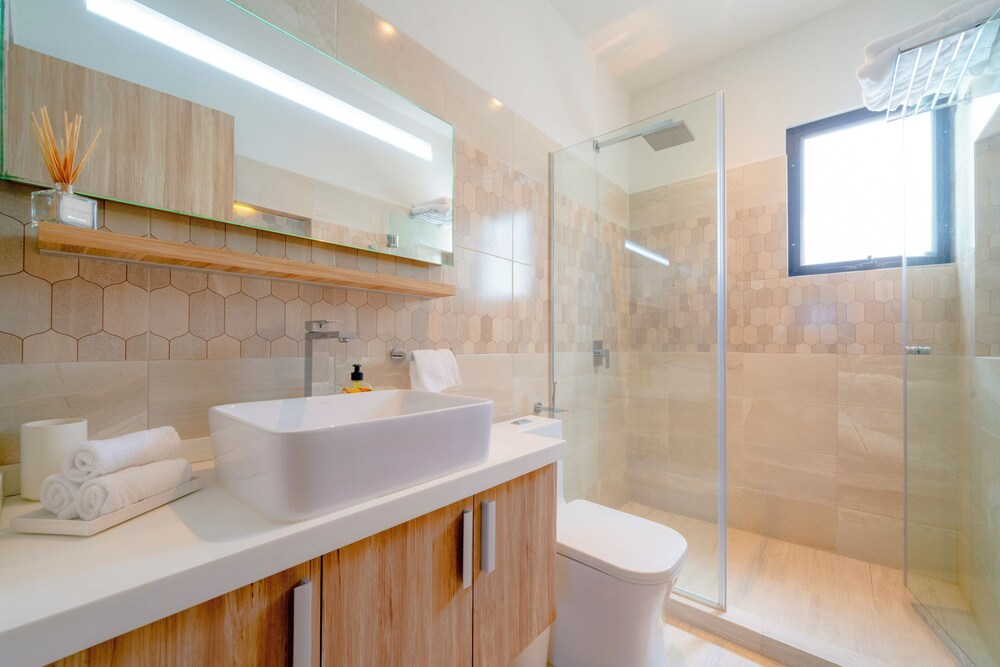 2 Bedroom Condo - Rooftop Pool Opal 405