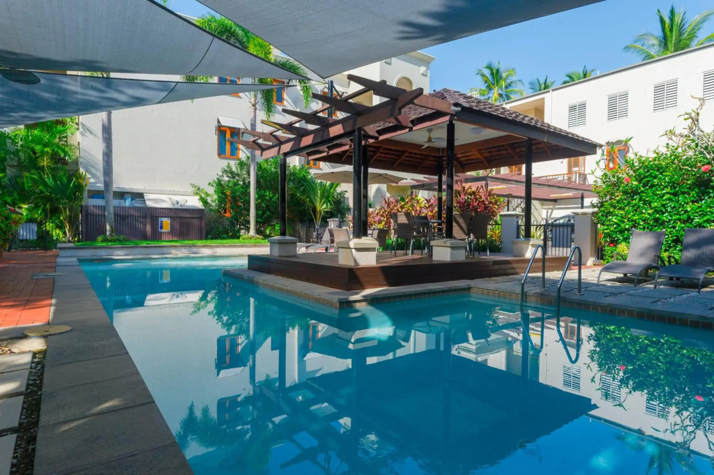 Luxury Penthouse 5 BDR 3 Bath Twin Rain Showers 365 sq mtrs