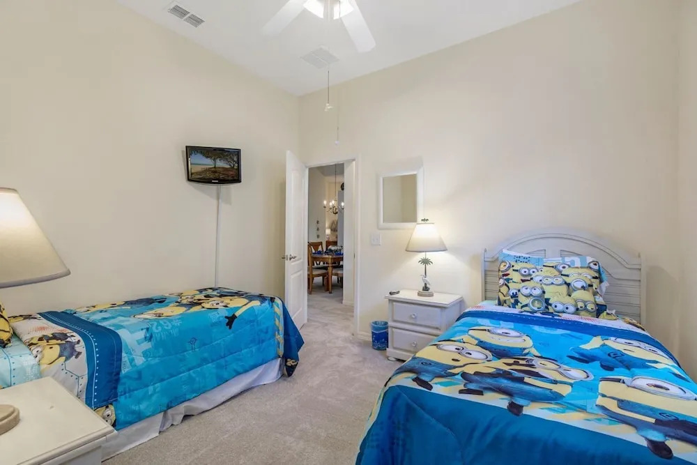 Award Winning Vacation Home With South Facing Pool And Spa Overlooking Conservation Land