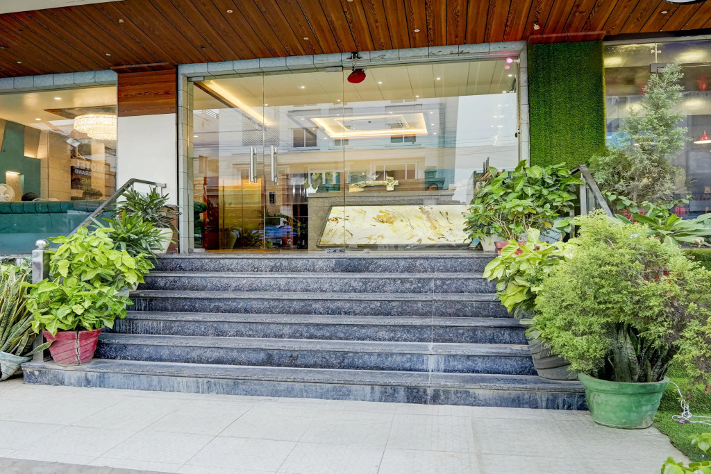 Super OYO Townhouse Prayagraj Central Bus Terminal Formerly Hotel Four View