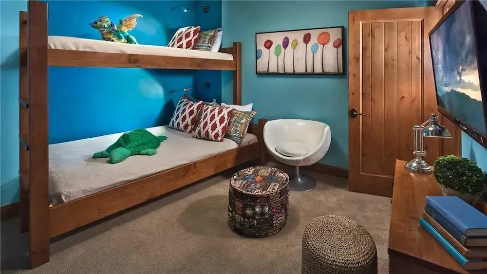 Governors Penthouse 401 3 BedroomCondo By Moving Mountains