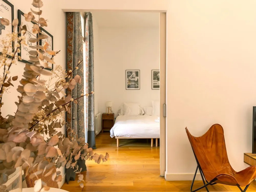 Designer s Three Bedroom Apartment With Terrace