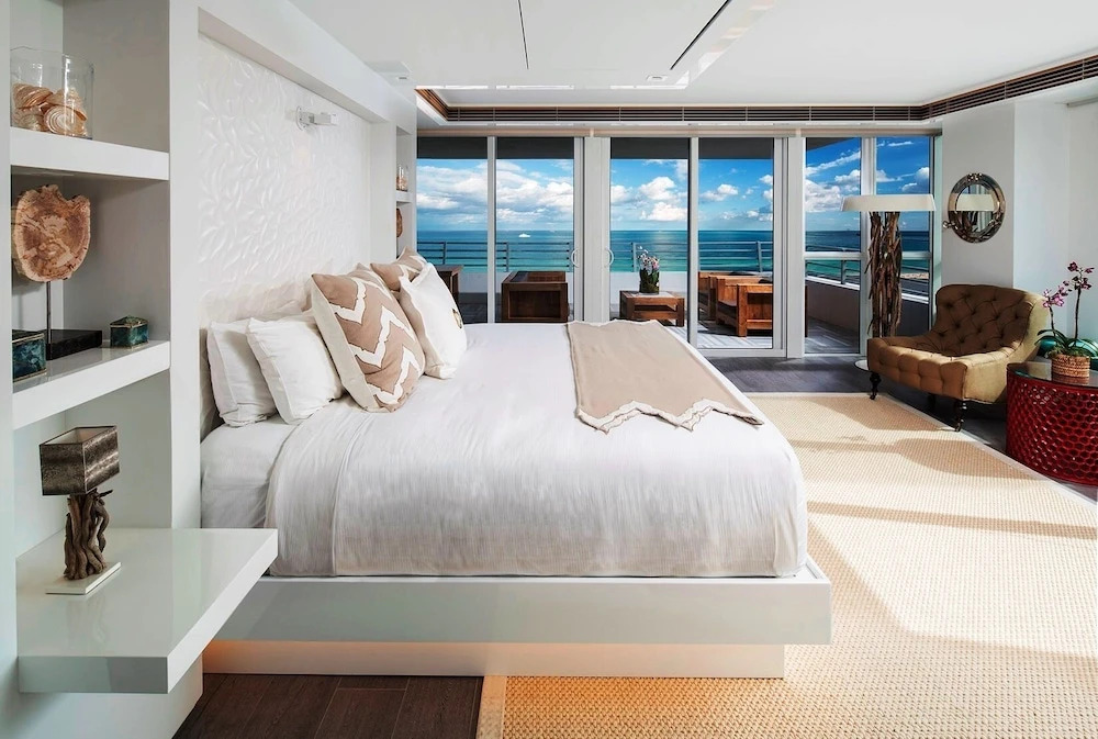Bentley Beach Club by Edgewater One VR